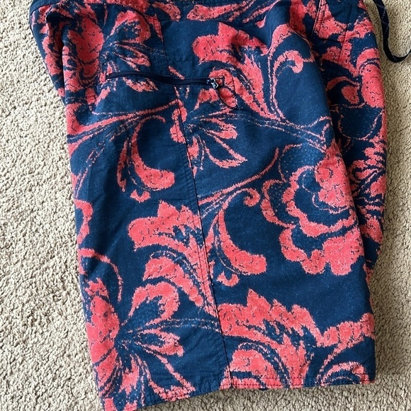 Patagonia Wavefarer Floral 10” Red Navy Blue Swim Trunks - Picture 3 of 8